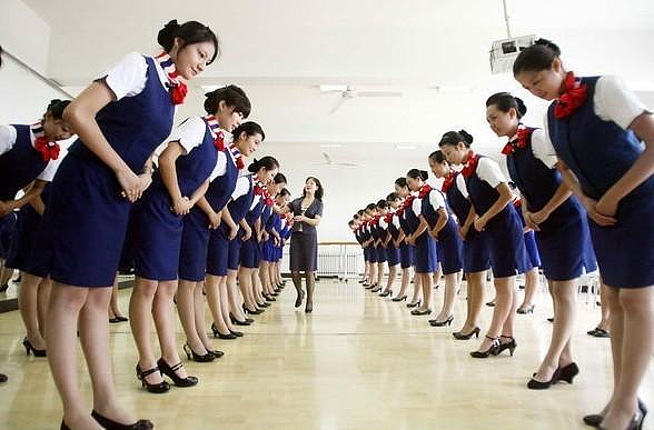 2015餐饮酒店服务礼仪 专业、规范与人性化的融合